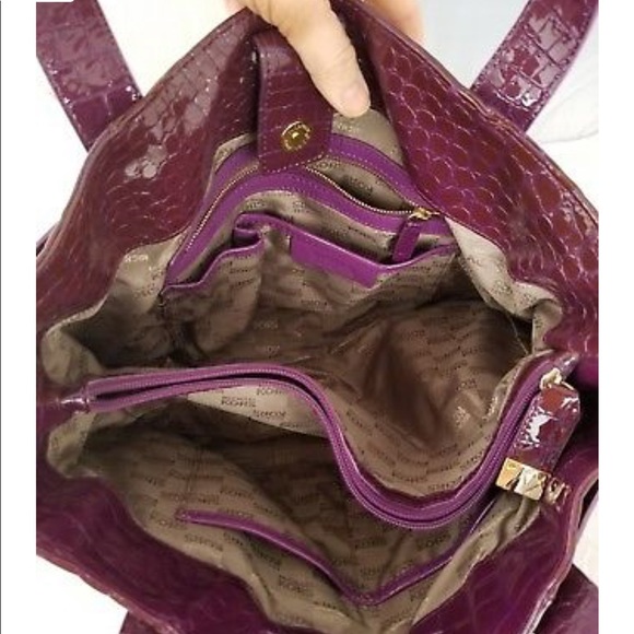 SOLD Michael Kors Beverly Patent Leather Handbag - Picture 4 of 8